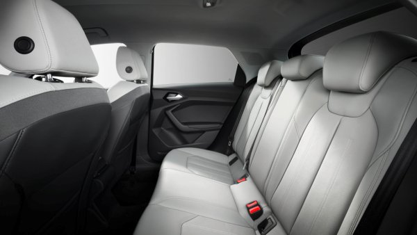 Audi A1 2018 interiér