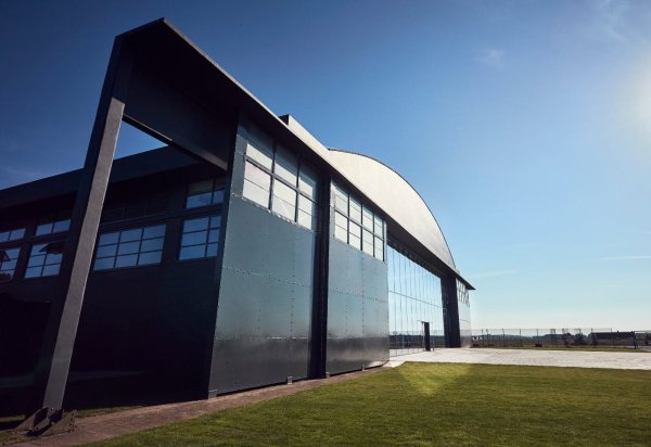 Dyson nový hangár