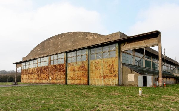 Dyson starý hangár