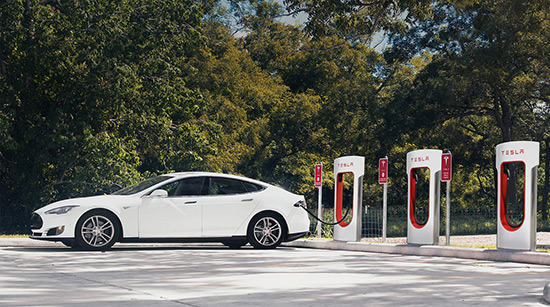 Tesla Model S u Supechargeru