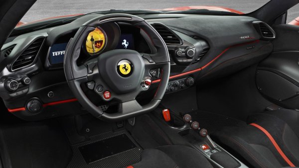 Ferrari 488 Pista interiér