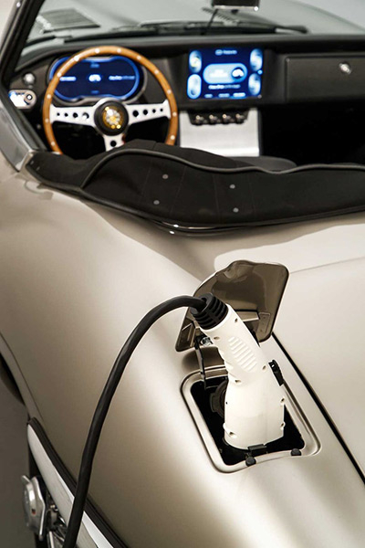 Jaguar E-Type Concept Zero nabíjení