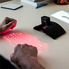 Masterkey 4.0: laserová klávesnice a projektor pro smartphone