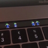Nejpřekvapivější využití Touch Baru na Macbooku Pro: piano, hry i KITT