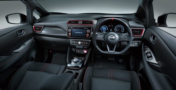Nissan Leaf Nismo interiér
