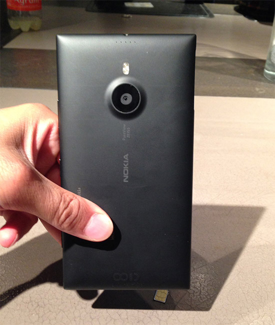 Nokia Lumia 1520 zadní strana