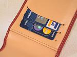 Detail na kapsičky obsazené kreditkami