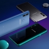 Samsung Galaxy A8s oficiálně: první smartphone s „průstřelem“