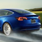 Tesla Model 3 dostala přes internet o 5 % vyšší výkon