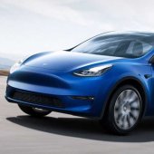 Tesla opět spouští provizní systém, lze vyhrát Roadster