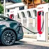 Tesla Supercharger ve špičce: až $1/min při nabíjení nad 90 % aneb 50-60 Kč za kWh