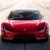 Tesla ukázala reakce lidí na drtivou akceleraci Roadsteru