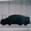 Tesla ukázala teaser na Model Y, představení za pár hodin