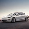 Tesla zveřejnila další údaje o elektromobilu Model 3 i počty zrušených objednávek