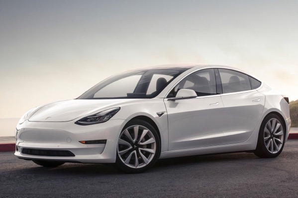 Tesla Model 3 bílá