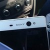 Velká Xperia s velkým předním foťákem pózuje na prvních fotografiích